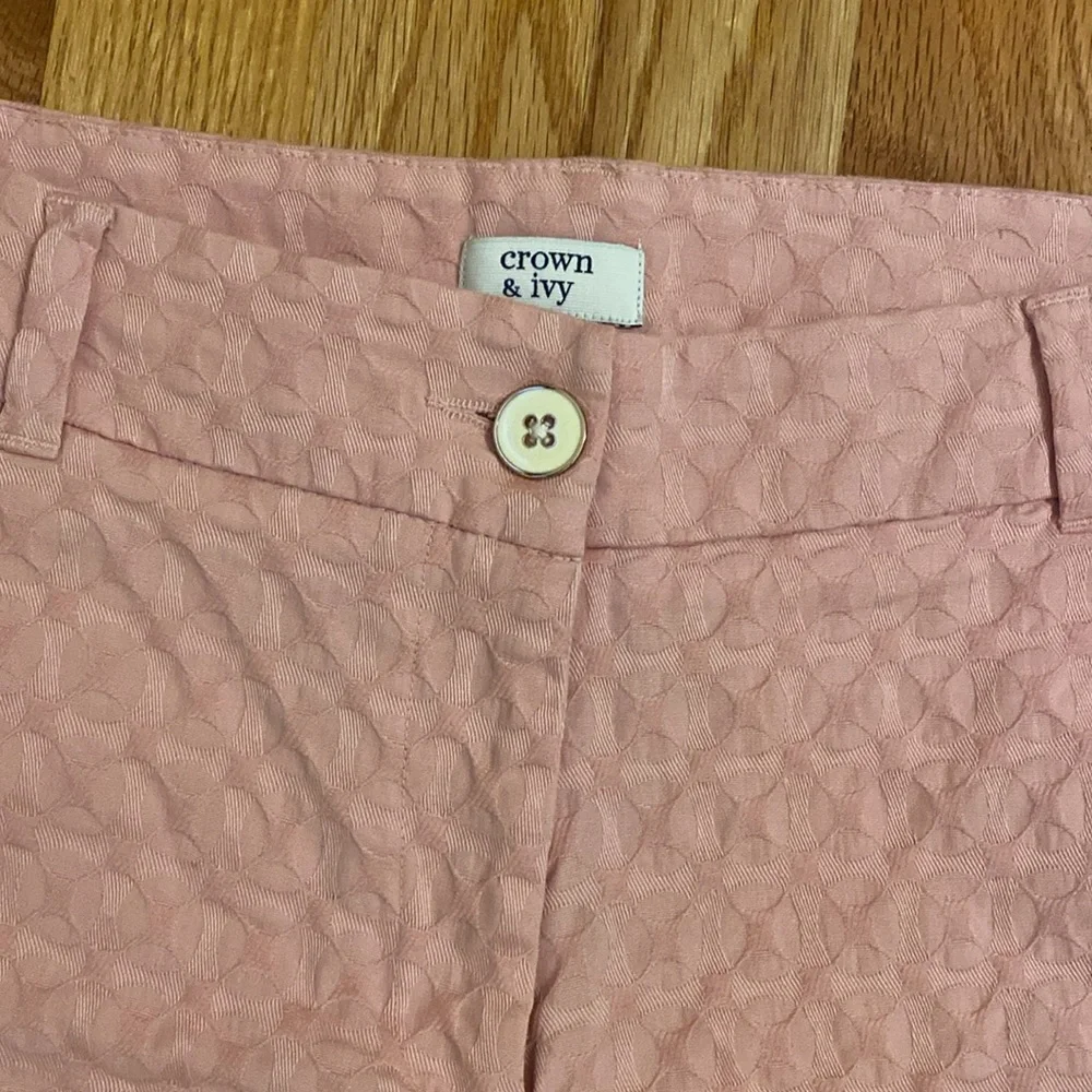 Crown & Ivy Women's Textured Scalloped Shelby Shorts Pink - Picture 5 of 8